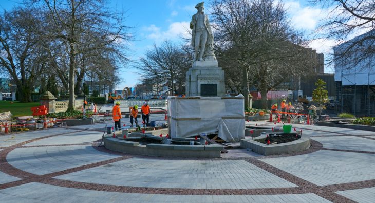 Victoria Square statue