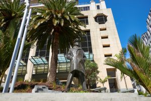 Freyberg Place Statue